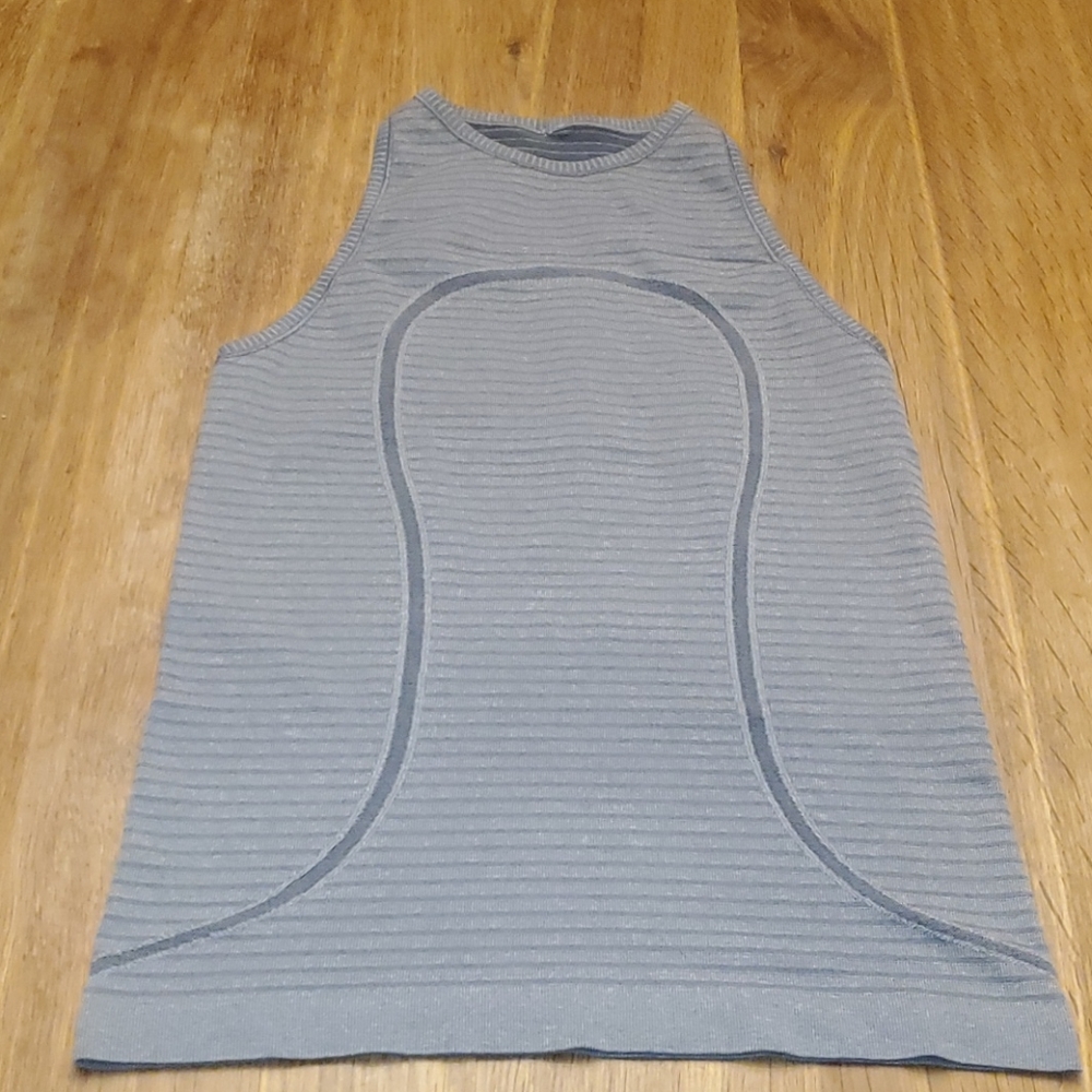 Lululemon athletic top
